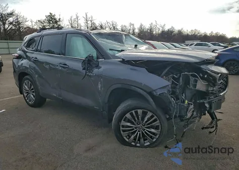 2020 Toyota Highlander Hybrid Platinum z USA, uszkodzony, nr VIN 5TDEBRCHXLS008467